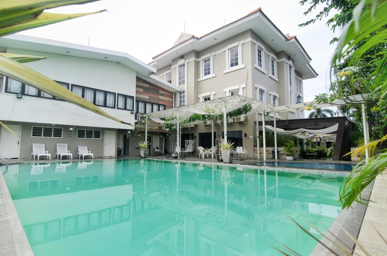 Country Heritage Hotel Surabaya Dış mekan fotoğraf